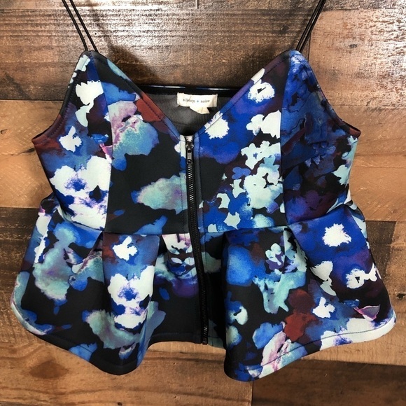 Urban outfitters silence & noise crop‎ top - Picture 2 of 5